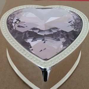 😁JEWELRY BOX HEART SHAPE PREOWNED
